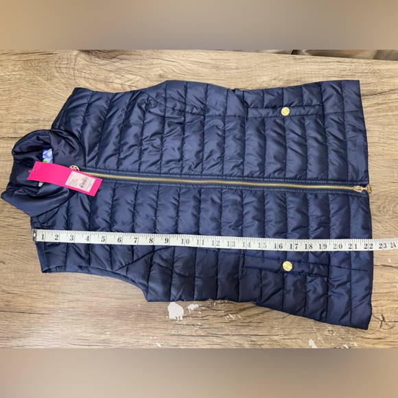 Lilly Pulitzer NWT Elyn Puffer Vest True Navy Size XXSmall Style#000052 MSRP$178 - Picture 6 of 9